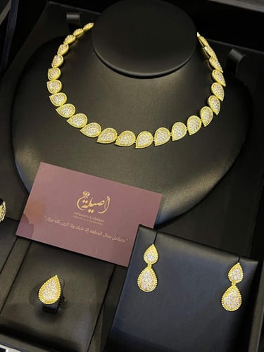 طقم ذهبي ناعم