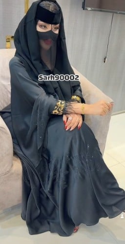 عبايه كرستال اسود