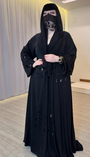 عبايه مخرمه