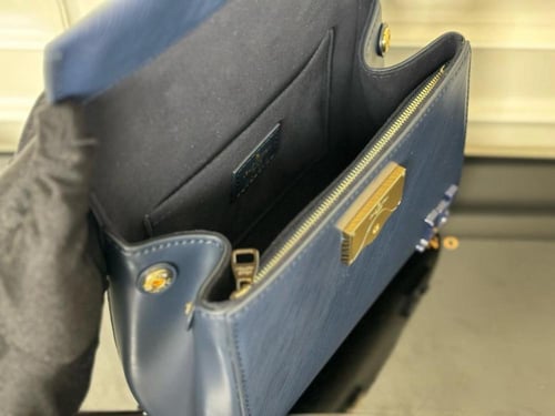 ال في كلوني كحلي