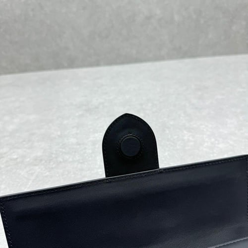 جاكموس اسود