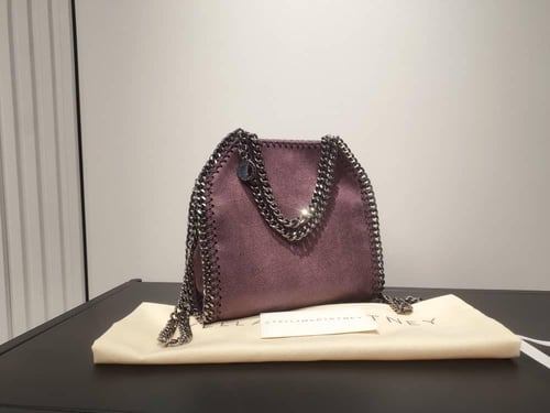 ستيلا برغندي