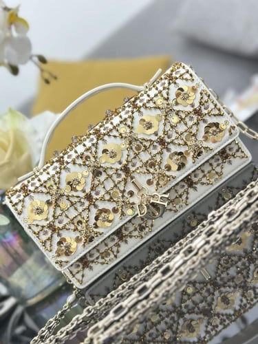 ديور (ميرور)