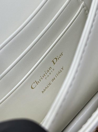 ديور (ميرور)