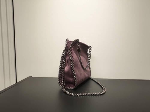 ستيلا برغندي