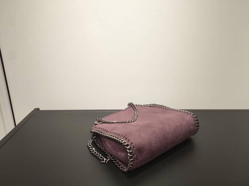 ستيلا برغندي