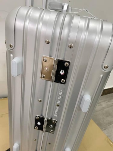 شنطه ريموا مقاس ٢١