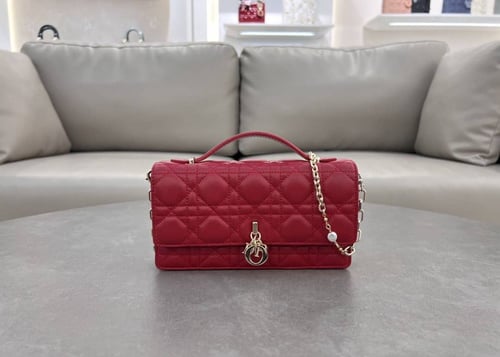 ديور (ميرور)