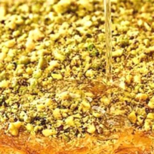 اضافه فستق / Add pistachios