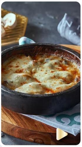 Chicken mushroom mozzarella in pottery/ Tavuk Fırı...