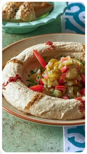 حمص بالخضار/Hummus with vegetables/ Hummus Turşulu