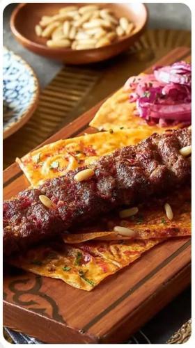 BEYTI KEBAB TAVUC / بيتي كباب دجاج بالصنوبر