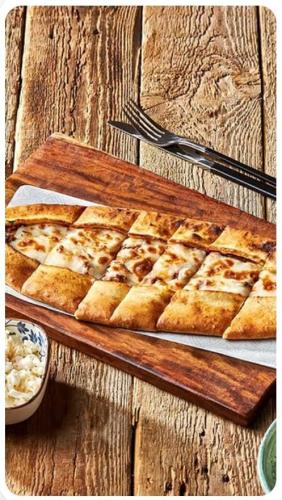 Minced meat pies with cheese/Peynirli Kiymali Pida...