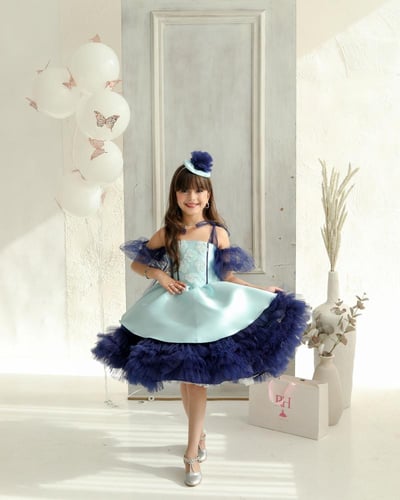 فستان سماوي وازرق