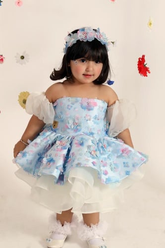 فستان سماوي ورد