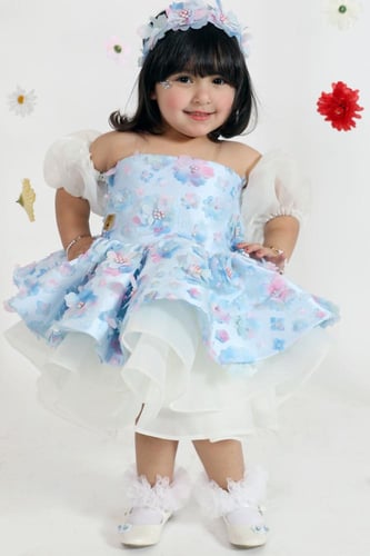 فستان سماوي ورد