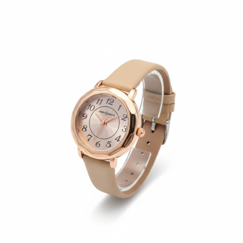 ساعة أنيقة بتصميم معقد وبنية متينة للارتداء اليومي...