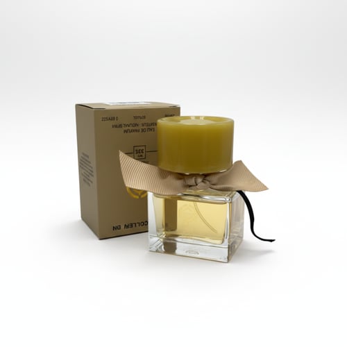 عطر ذو رائحه منعشه وجذابه