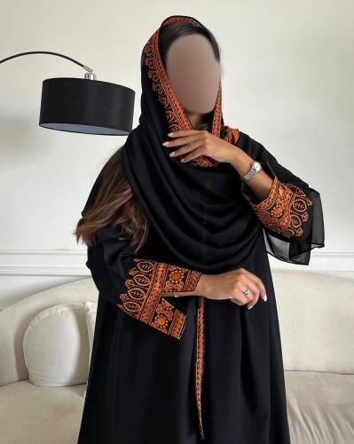 عباية ستريت سوداء بحواف اورنج
