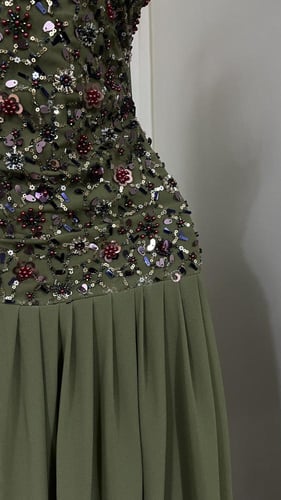 فستان جميله