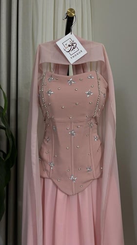 فستان روان متوفر بـلونين