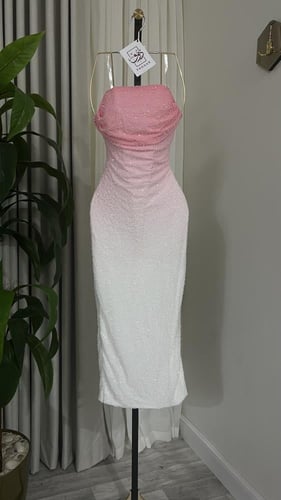 فستان مناهل متوفر بــ لونين