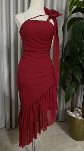 فستان نويرا