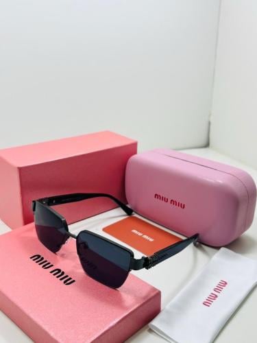 نظاره شمس نسائية ماركة _miu miu