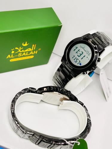 ساعة الصلاة اللون الأسود المميز