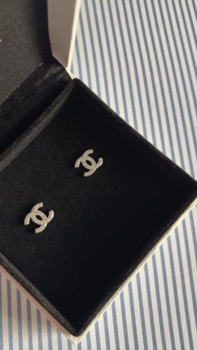 حلق شانيل مع ملحقات - Chanel earrings