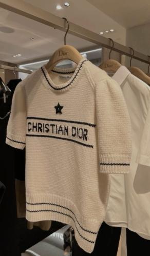 تريكو بأكمام منفوشة كرستين ديور بدون ستيكر CHRISTIAN DIOR