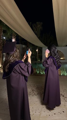 عباية تخرج ليلكي غامق 2026