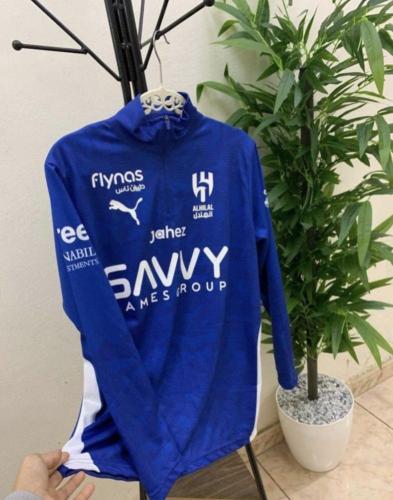 سويتر الهلال
