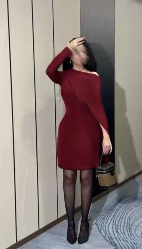 فستان احمر قصير