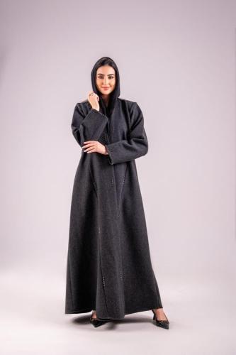 جوخ شتوي بتزيين كرستال لون اسود-نص كلوش