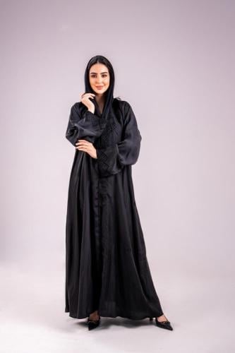عباية حرير ياباني لون أسود-نص كلوش