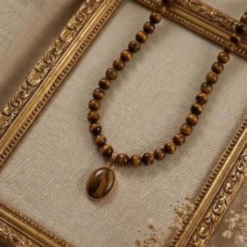 قلادة عين النمر