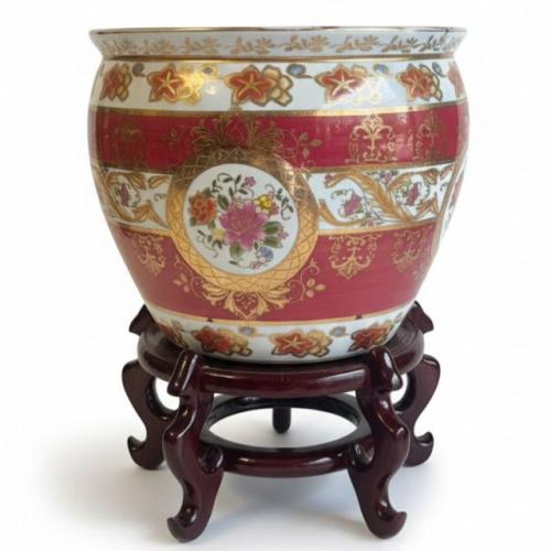 Luxury ceramic vase with wooden base – decorated oriental style