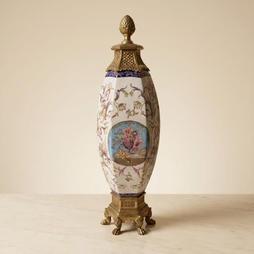 Luxury vase made of porcelain and copper with a cl...