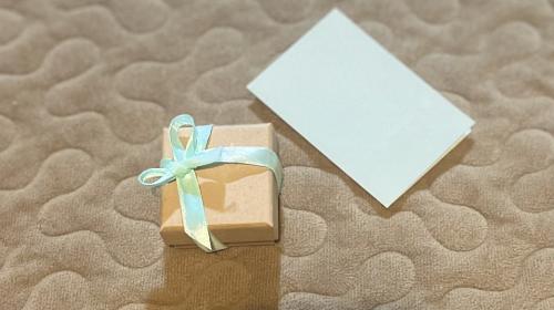 بكج اهداء ملحقات خواتم + بطاقة