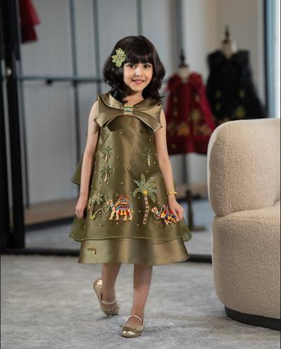 فستان تطريز سفينة الصحراء مع شك يدوي —أخضر