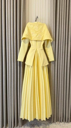 فستان سهرة أصفر طويل