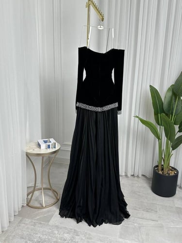 فستان سهرة مخمل أسود