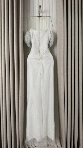 فستان سهرة أبيض طويل