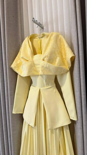 فستان سهرة أصفر طويل