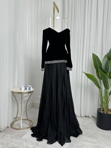 فستان سهرة مخمل أسود