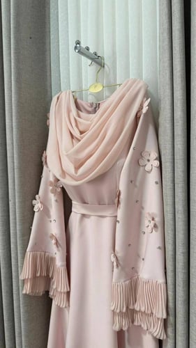 فستان سهرة وردي