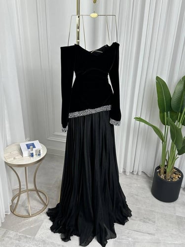 فستان سهرة مخمل أسود