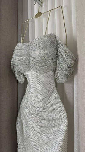 فستان سهرة أبيض طويل