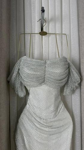 فستان سهرة أبيض طويل